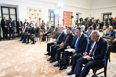 b_400_300_16777215_00_https___cdn.musavat.com_news_images_İQBAL_16a1961a-a175-3d42-aea3-e94261b0_(1).jpg