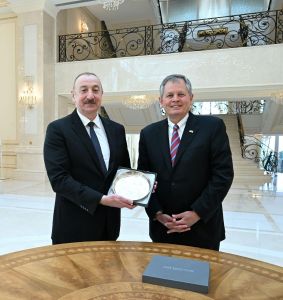 b_400_300_16777215_00_https___cdn.musavat.com_news_images_İQBAL_YENİ_1fd69b2f-9fbd-31bb-87b9-1e81d6cd.jpg
