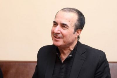 "Mağazada olan qidaları yemirəm" "Mağazada olan qidaları yemirəm"