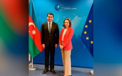 Prezidentin köməkçisi Avropa İttifaqının rəsmisi ilə müzakirə APARDI