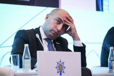 SUMQAYITDA FİLM KİMİ OLAY-TƏHSİL İDARƏSİNİN İŞÇİSİ ADAM VURUB QAÇDI,DAHA SONRA POLİSƏ MÜQAVİMƏT GÖSTƏRDİ VƏ….