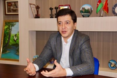 Elşən Musayev: Övladına desin ki, a bala, zalda erməni görən kimi qabağına  qaçma