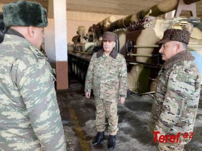 Müdafiə naziri bu bazanın döyüş hazırlığını yoxladı - FOTOLAR