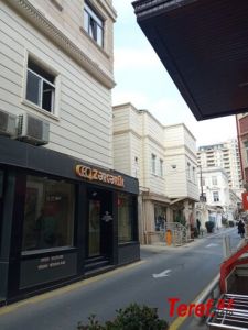 Bakı şəhərinin mərkəzində səkilər zəbt edilib, artıq mərtəbələr tikilir, balkonlar uzadılır və məsul şəxslər bunu görmür - NƏDƏN? Bakı şəhərinin mərkəzində səkilər zəbt edilib, artıq mərtəbələr tikilir, balkonlar uzadılır və məsul şəxslər bunu görmür - NƏDƏN?