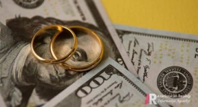 Boşandığı həyat yoldaşına 1 milyard dollar təzminat ödəyəcək - FOTO