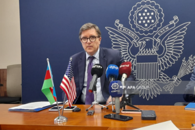 Blinkenin köməkçisi Fransanın Ermənistanı silahlandırmasına münasibət bildirib