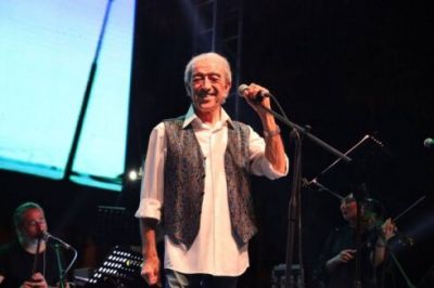 Edip Akbayram vəfat etdi
