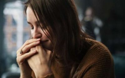 MAXE-dən dəhşətli hərəkət: dörd qadını yatağa saldı, pullarını aldı, onları videoya çəkdi - TƏFƏRRÜAT
