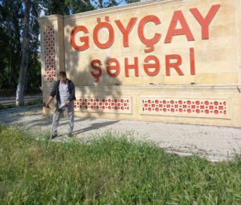 Göyçayda “Qarabağ Azərbaycandır” yazısını və bayraqları sökdülər