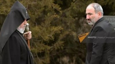 Paşinyan erməni ruhanilərini təhqir etdi, savaş başladı: -