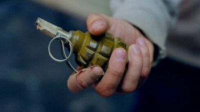 Ukraynada DƏHŞƏT: İzdihamın üzərinə qumbara atıb QAÇDI